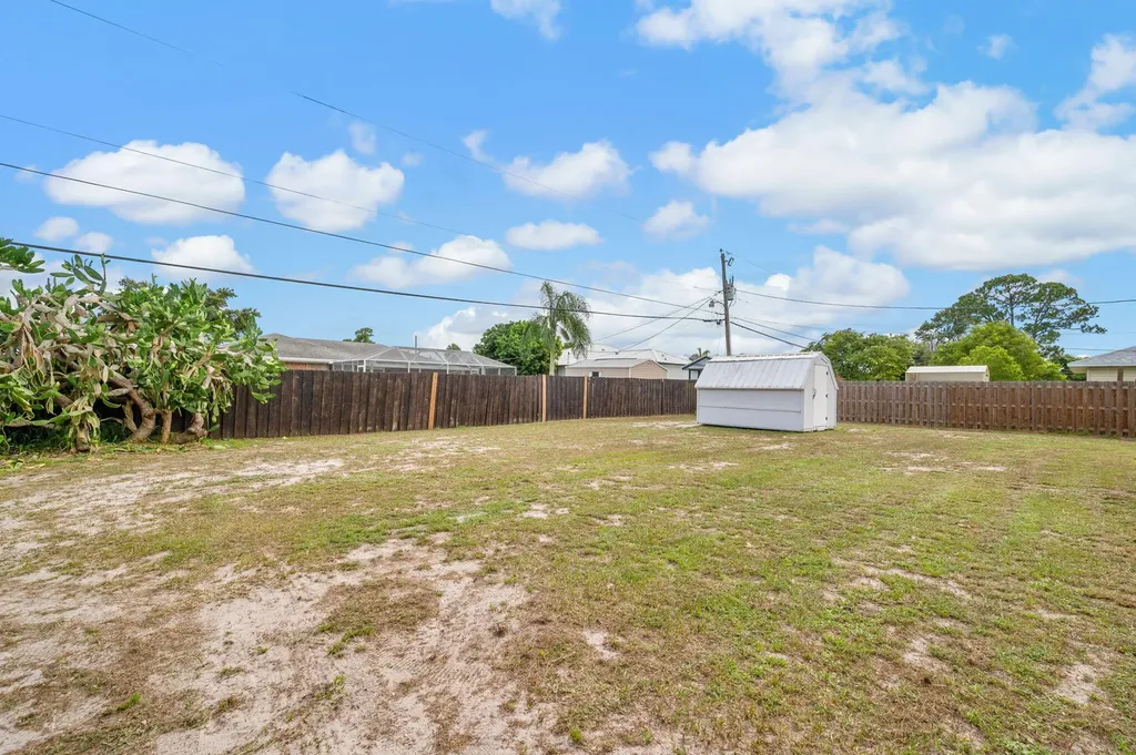1098 SW Janette Avenue Port St Lucie FL 34953