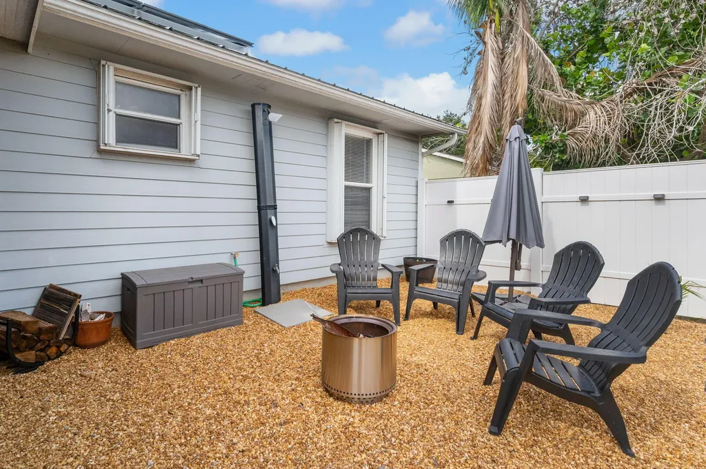 1098 SW Janette Avenue Port St Lucie FL 34953