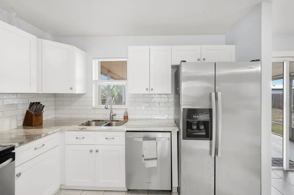 1098 SW Janette Avenue Port St Lucie FL 34953