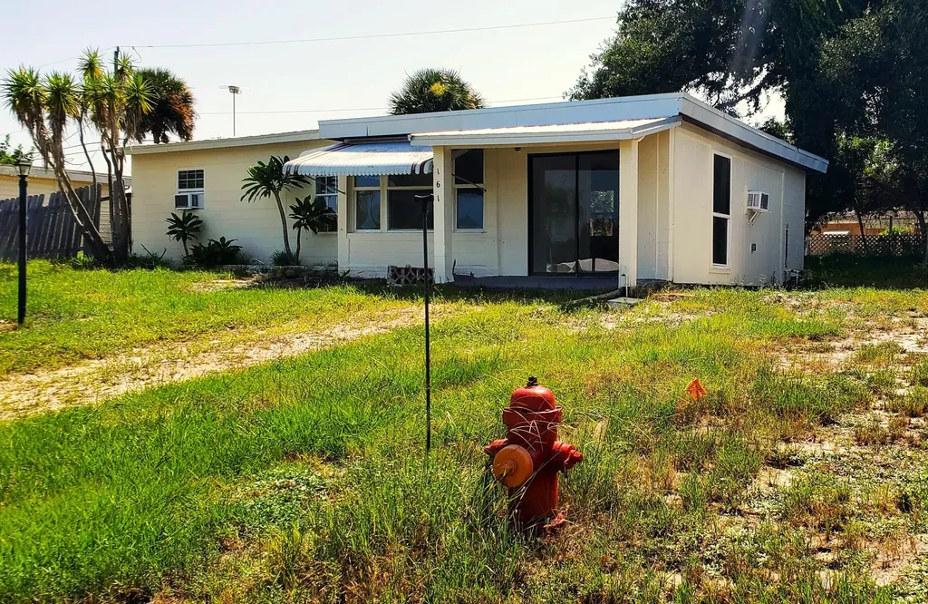 161 SW 6th Court SW Vero Beach FL 32962