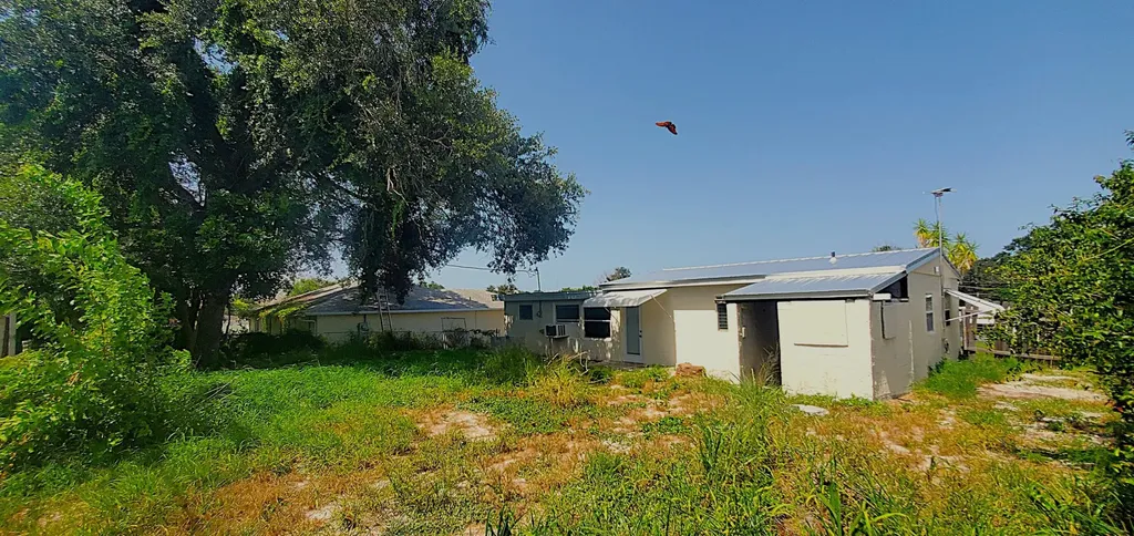 161 SW 6th Court SW Vero Beach FL 32962