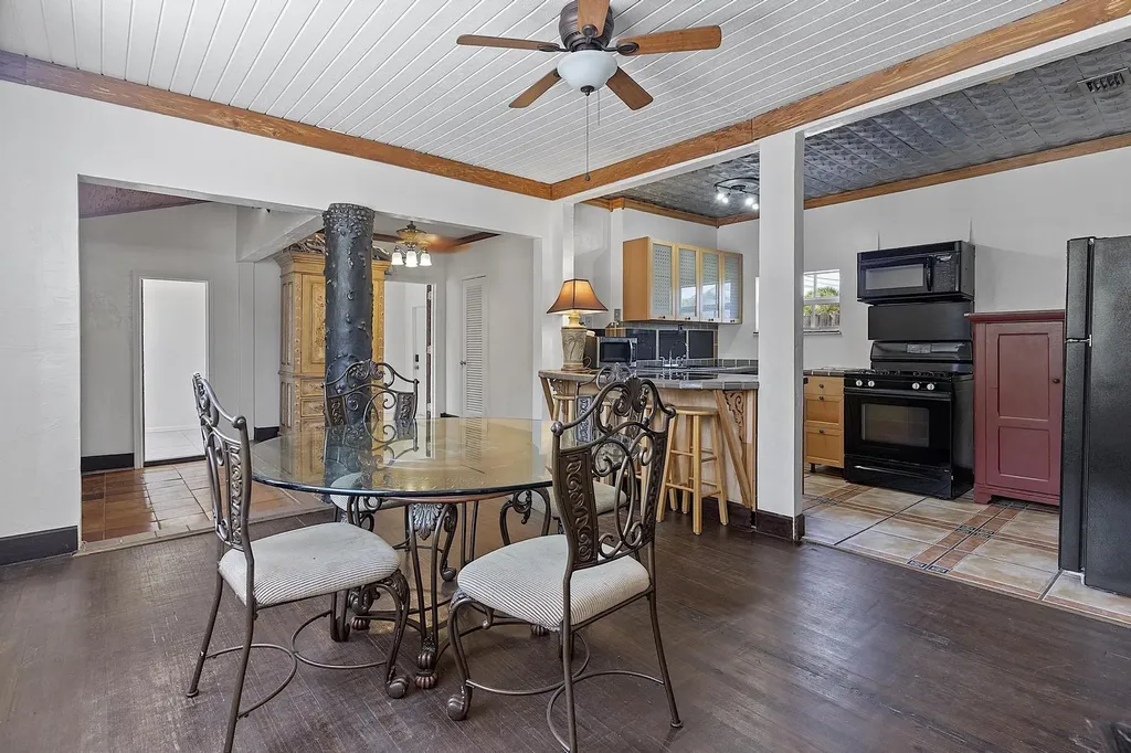 615 7th Avenue N Lake Worth FL 33460
