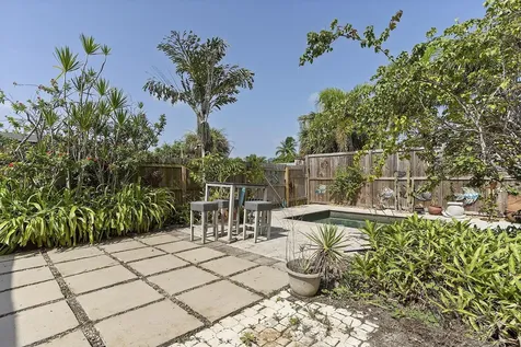 615 7th Avenue N Lake Worth FL 33460