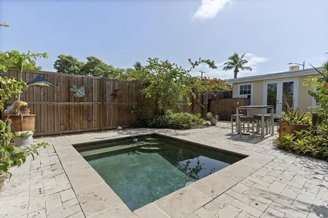 615 7th Avenue N Lake Worth FL 33460