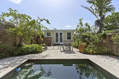 615 7th Avenue N Lake Worth FL 33460