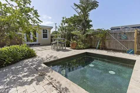 615 7th Avenue N Lake Worth FL 33460