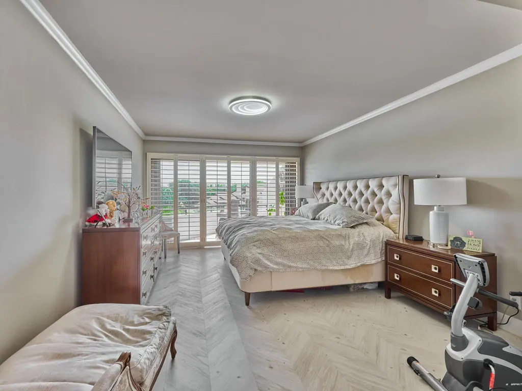 1117 Marine Way E North Palm Beach FL 33408
