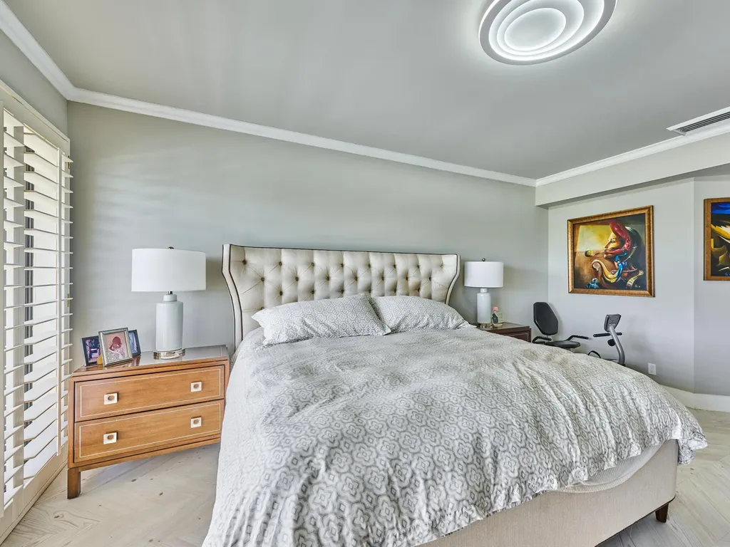 1117 Marine Way E North Palm Beach FL 33408