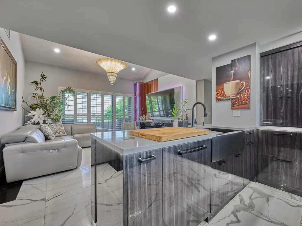 1117 Marine Way E North Palm Beach FL 33408