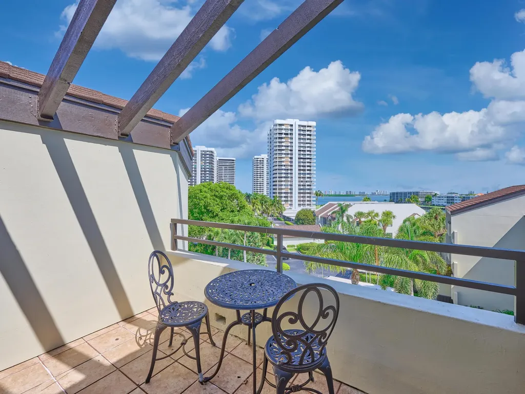 1117 Marine Way E North Palm Beach FL 33408