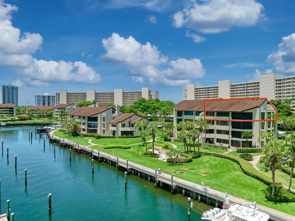 1117 Marine Way E North Palm Beach FL 33408