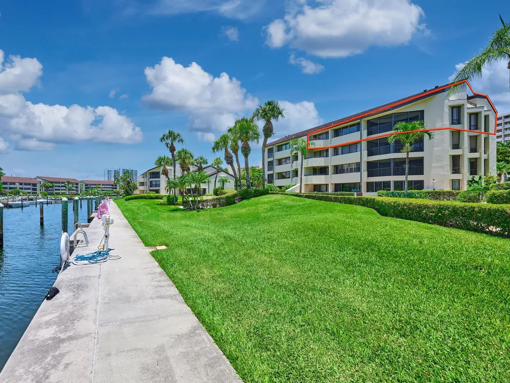 1117 Marine Way E North Palm Beach FL 33408