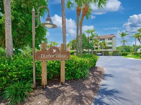 1117 Marine Way E North Palm Beach FL 33408