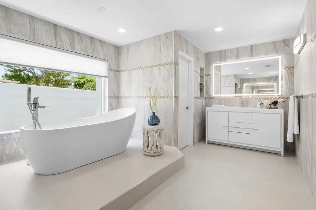 654 Pine Lake Drive Delray Beach FL 33445