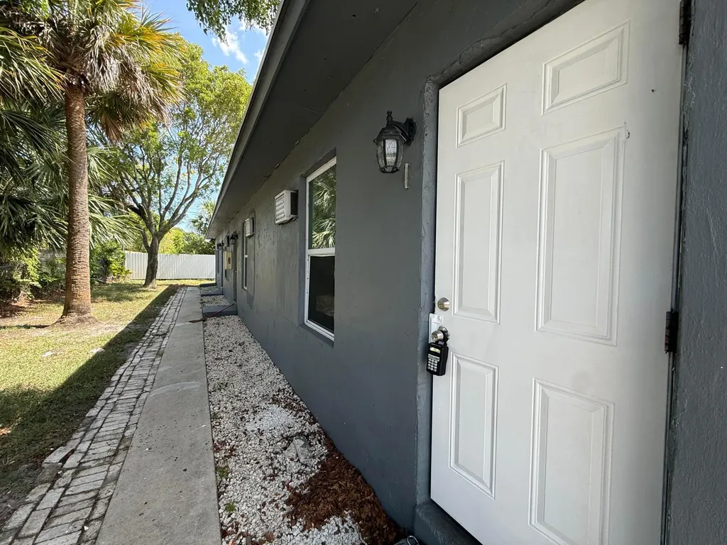 2724 NW 6th Court Fort Lauderdale FL 33311