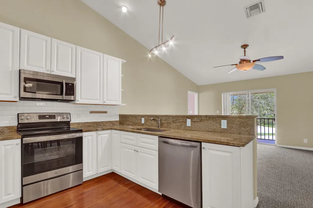 6563 Chasewood Drive Jupiter FL 33458