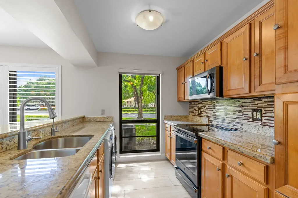 200 Brackenwood Terrace Palm Beach Gardens FL 33418