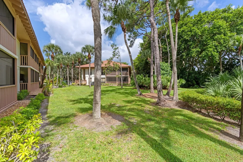 200 Brackenwood Terrace Palm Beach Gardens FL 33418