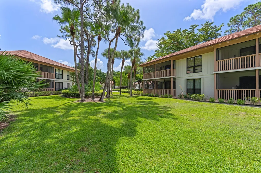 200 Brackenwood Terrace Palm Beach Gardens FL 33418