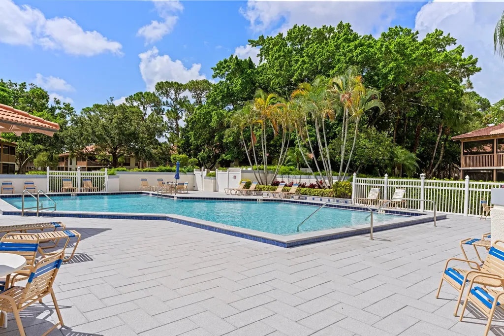 200 Brackenwood Terrace Palm Beach Gardens FL 33418