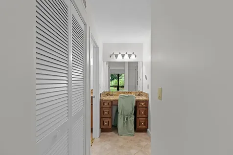 200 Brackenwood Terrace Palm Beach Gardens FL 33418