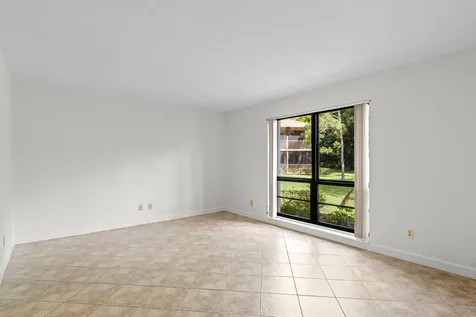 200 Brackenwood Terrace Palm Beach Gardens FL 33418