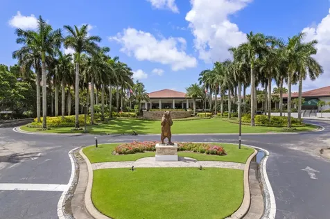 200 Brackenwood Terrace Palm Beach Gardens FL 33418