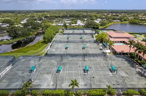 200 Brackenwood Terrace Palm Beach Gardens FL 33418