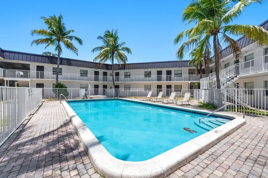 1470 N Dixie Highway Fort Lauderdale FL 33304