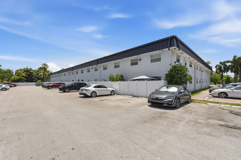 1470 N Dixie Highway Fort Lauderdale FL 33304