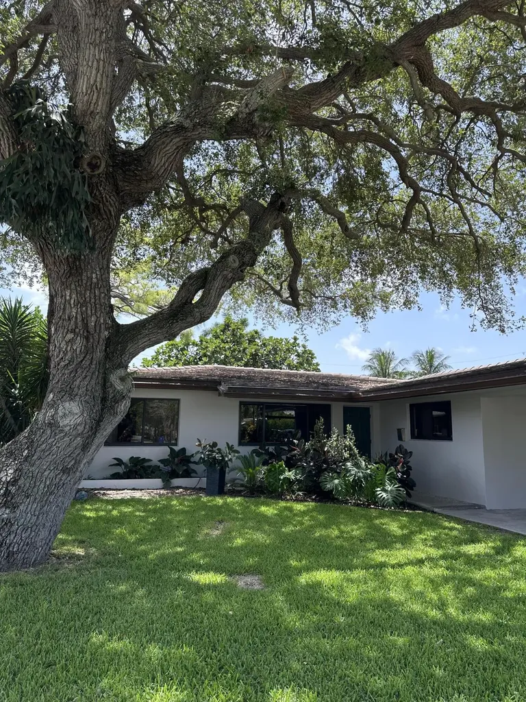 2001 N Victoria Park Road Fort Lauderdale FL 33305