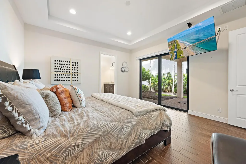 8023 Hobbes Way Palm Beach Gardens FL 33418