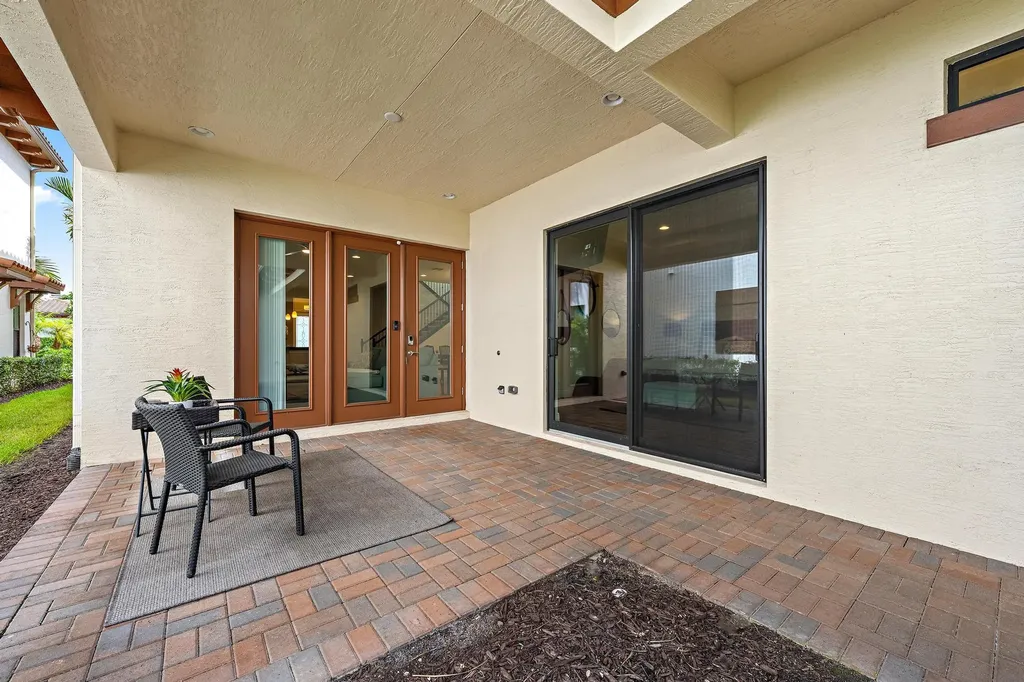 8023 Hobbes Way Palm Beach Gardens FL 33418