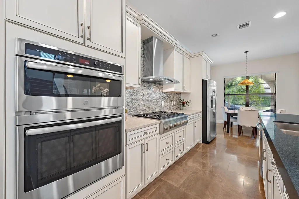 8023 Hobbes Way Palm Beach Gardens FL 33418
