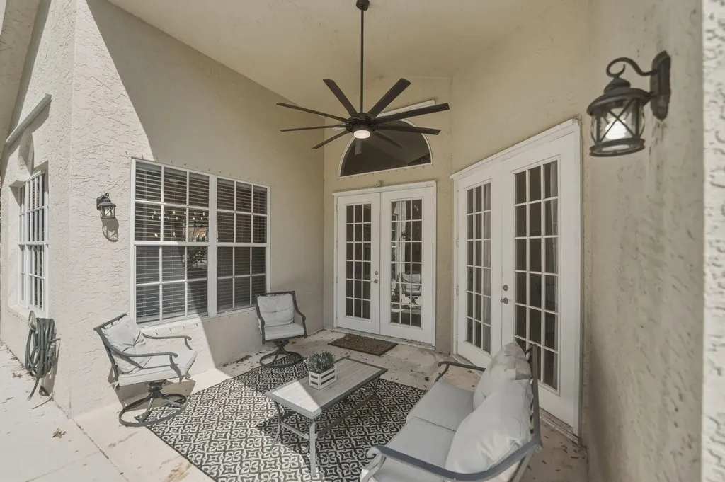 609 SW St Thomas Cove Port St Lucie FL 34986