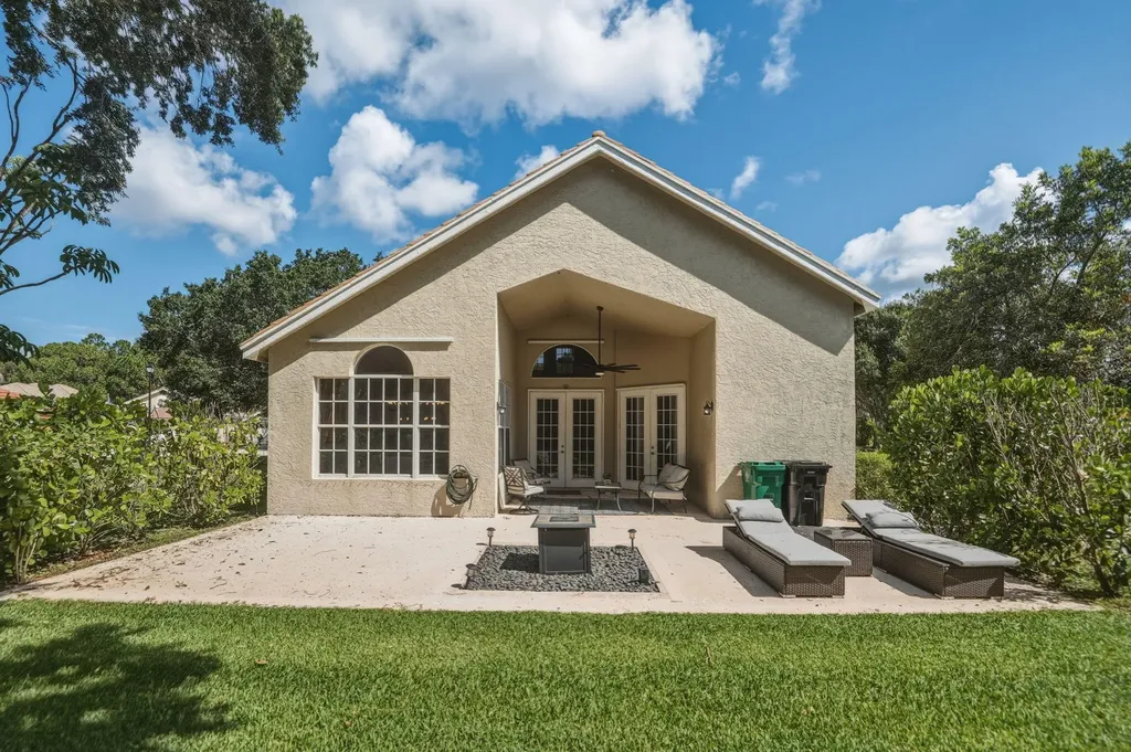 609 SW St Thomas Cove Port St Lucie FL 34986