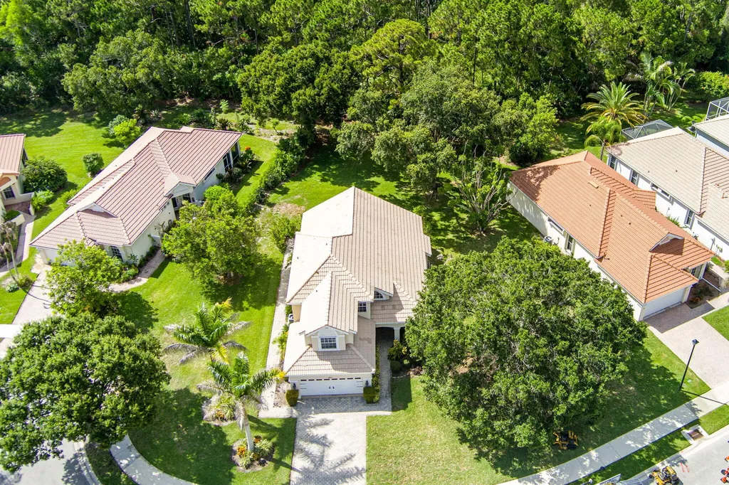 609 SW St Thomas Cove Port St Lucie FL 34986