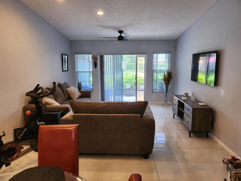 8951 Sunnywood Place Boca Raton FL 33496