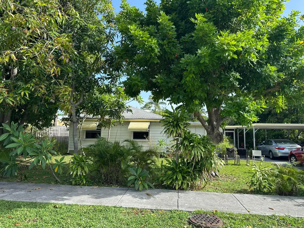 209 NE 5th Court Delray Beach FL 33444