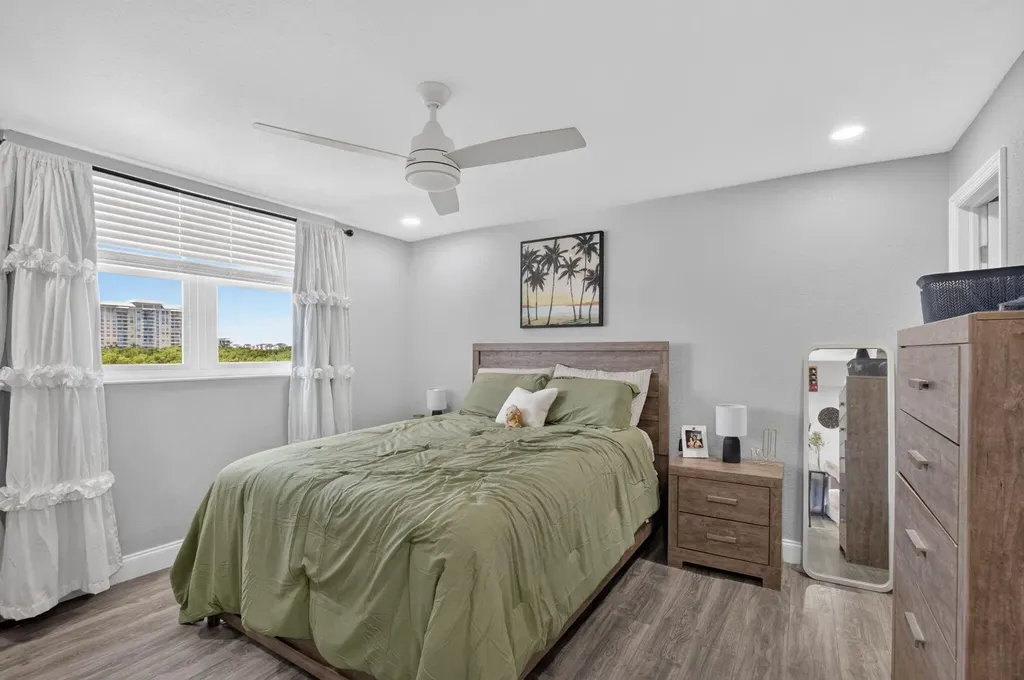 689 NE 6th Court Boynton Beach FL 33435