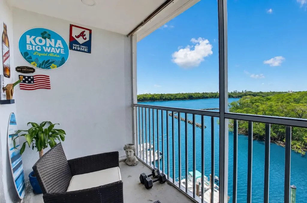 689 NE 6th Court Boynton Beach FL 33435