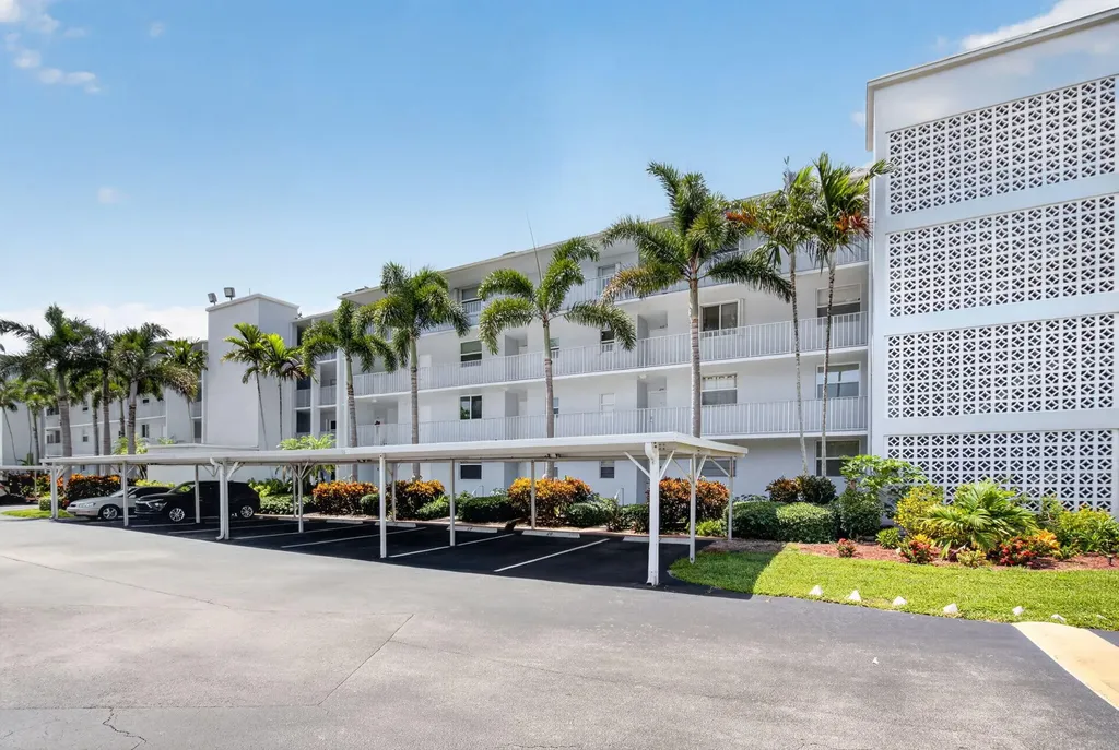 689 NE 6th Court Boynton Beach FL 33435