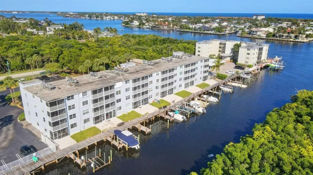 689 NE 6th Court Boynton Beach FL 33435