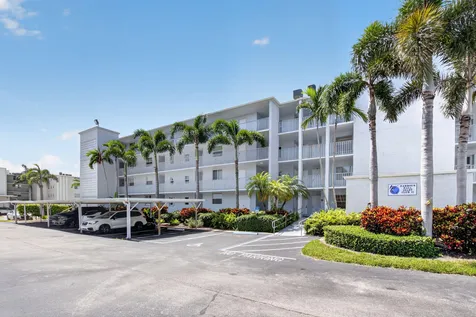 689 NE 6th Court Boynton Beach FL 33435