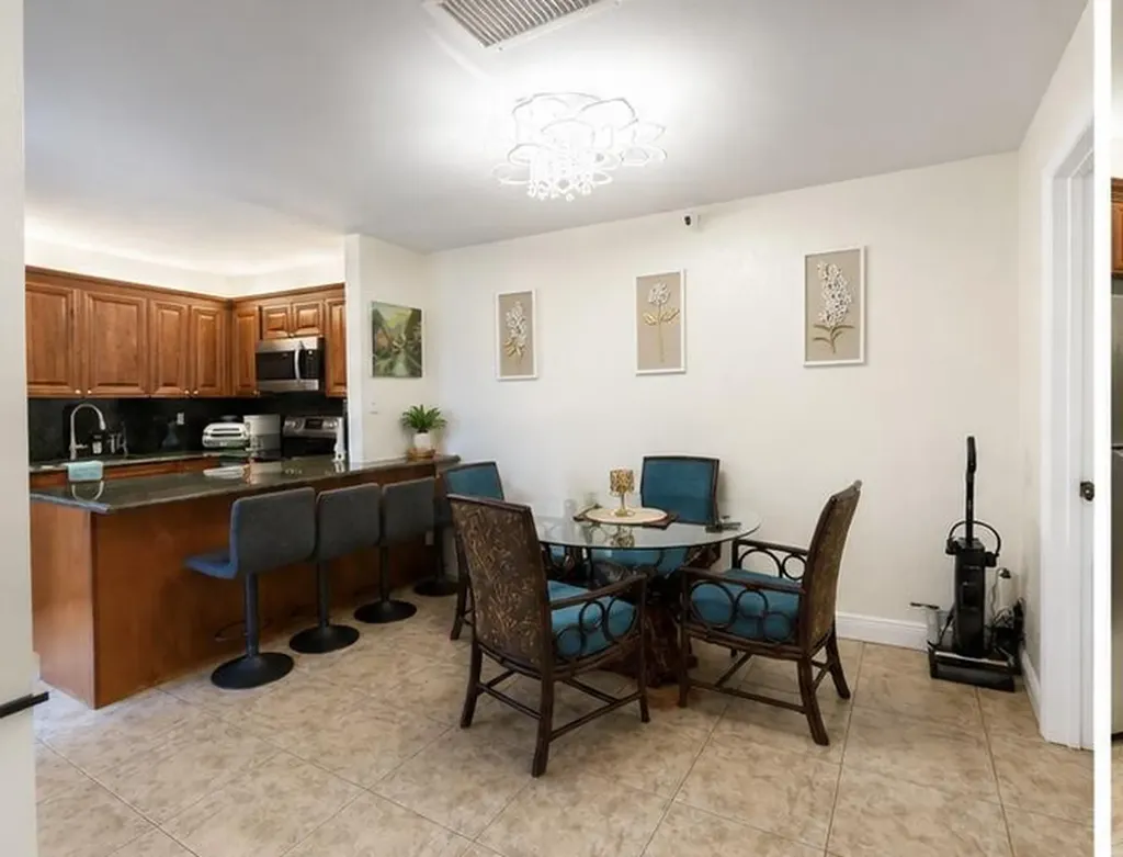 215 Lake Arbor Drive Palm Springs FL 33461