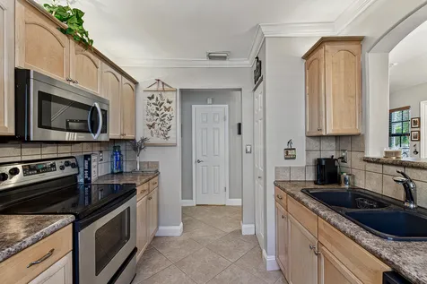 2130 NE 9th Avenue Wilton Manors FL 33305
