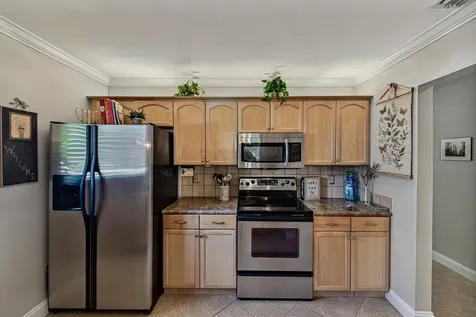2130 NE 9th Avenue Wilton Manors FL 33305