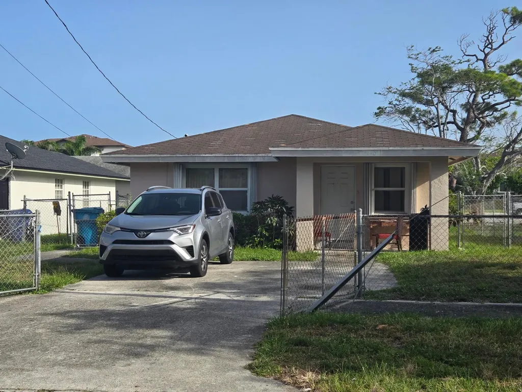 140 NE 8th Avenue Boynton Beach FL 33435
