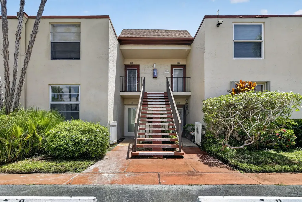 7 Willowbrook Lane Delray Beach FL 33446