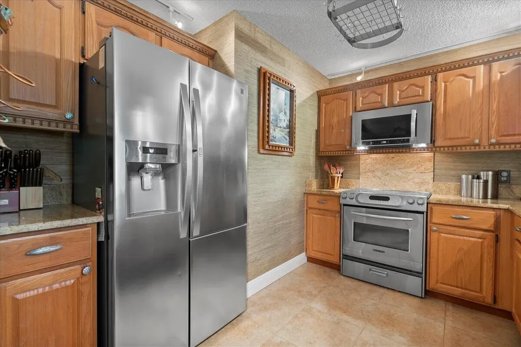 2379 Treasure Isle Drive Palm Beach Gardens FL 33410
